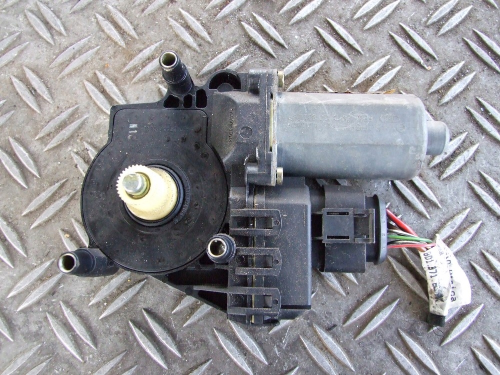 фото №1, Audi a4 b5 моторчик окон