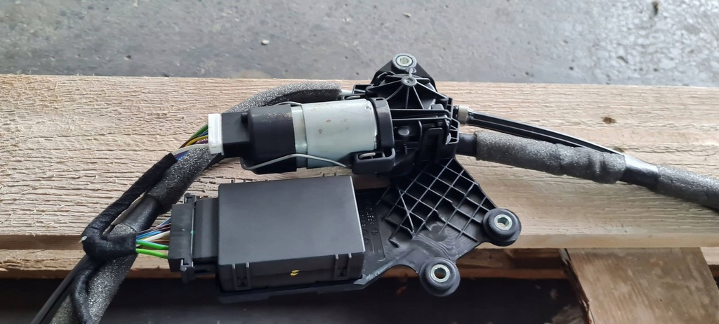 фото №7, Maserati quattroporte vi шторка двері права правий задня 670040356