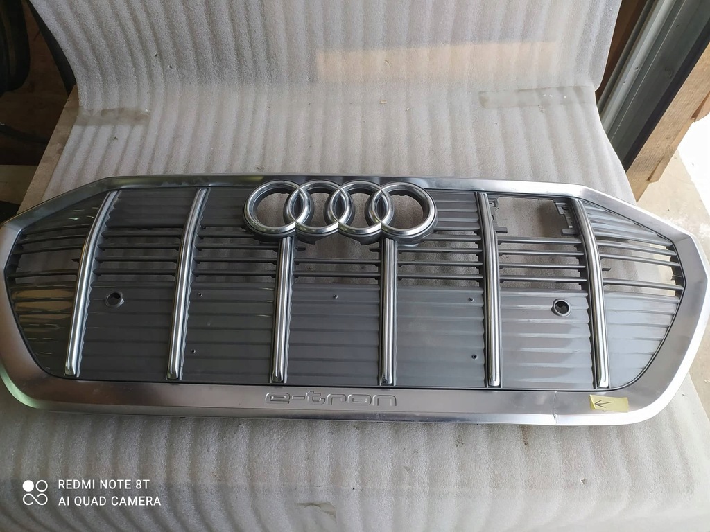 фото №1, Audi e-tron решётка радиатора 4ke853651