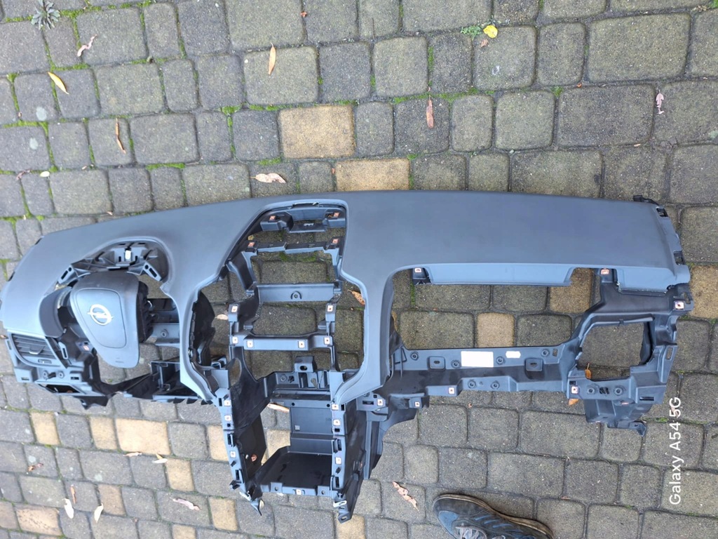 фото №1, Приборная панель консоль оригинал opel zafira c przed lift 2xpoduszka