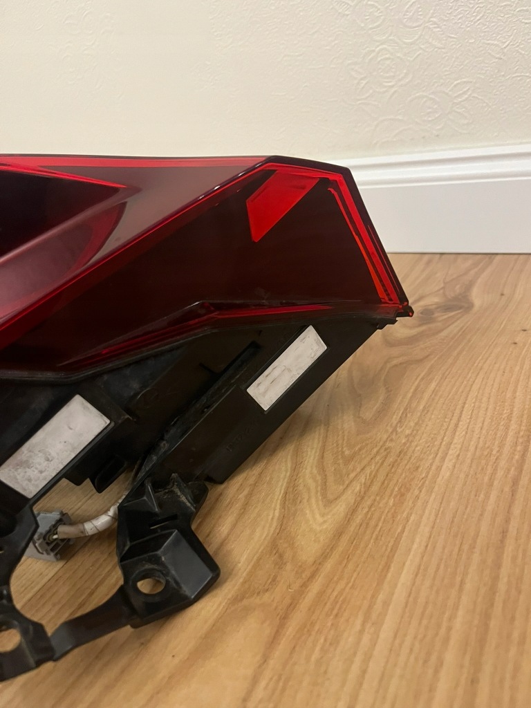 Lexus ux250h фара правый  задний  задняя led Доставка