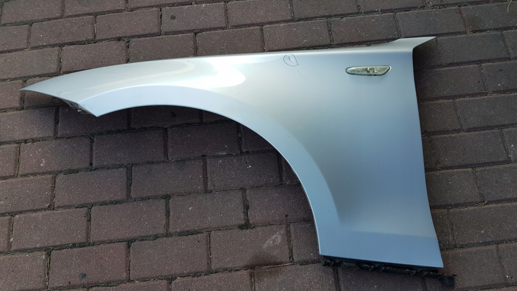 Купить Крыло  передний левое  bmw e81 рестайлинг