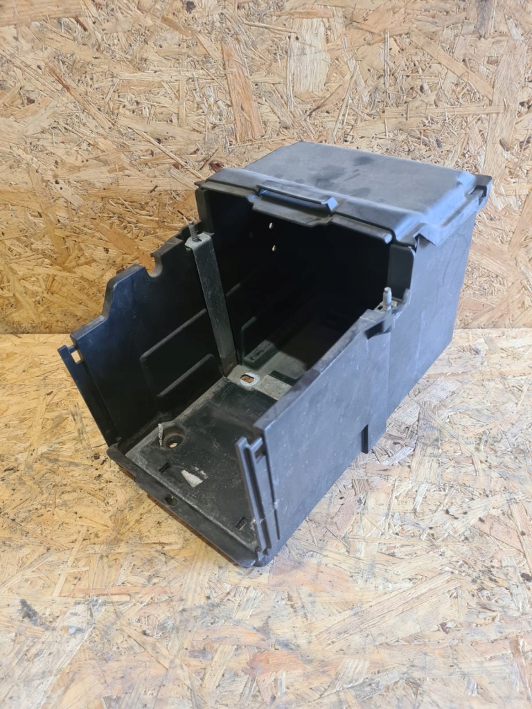 Корпус аккумулятор ford focus mk3 am51-10723-ad в Украине