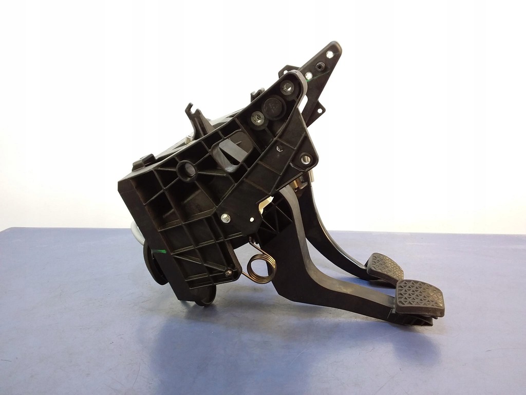 фото №5, Opel astra k педали сцепления тормоза основание