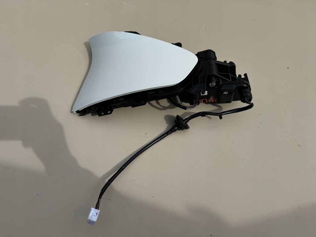 фото №8, Kia ev6 21r- кришка захист роз'єм заряджання