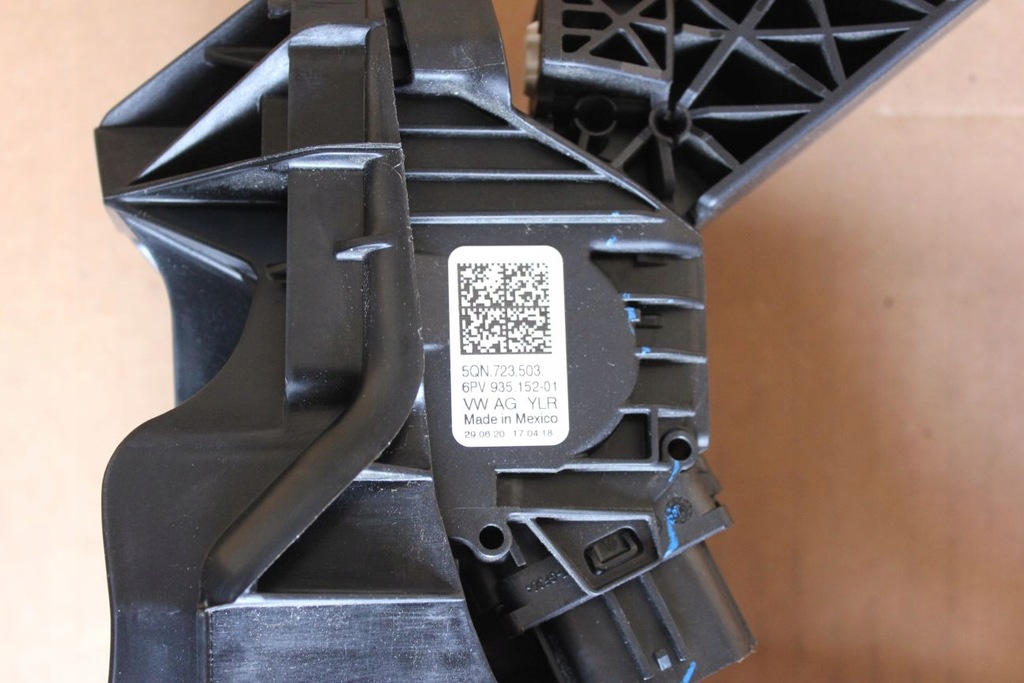 фото №12, Педали ускорения тормоза vw atlas 5qn723058b