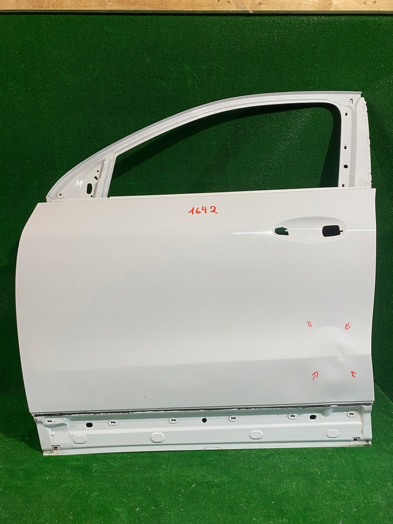 фото №1, Дверь левая передние mercedes gla w247