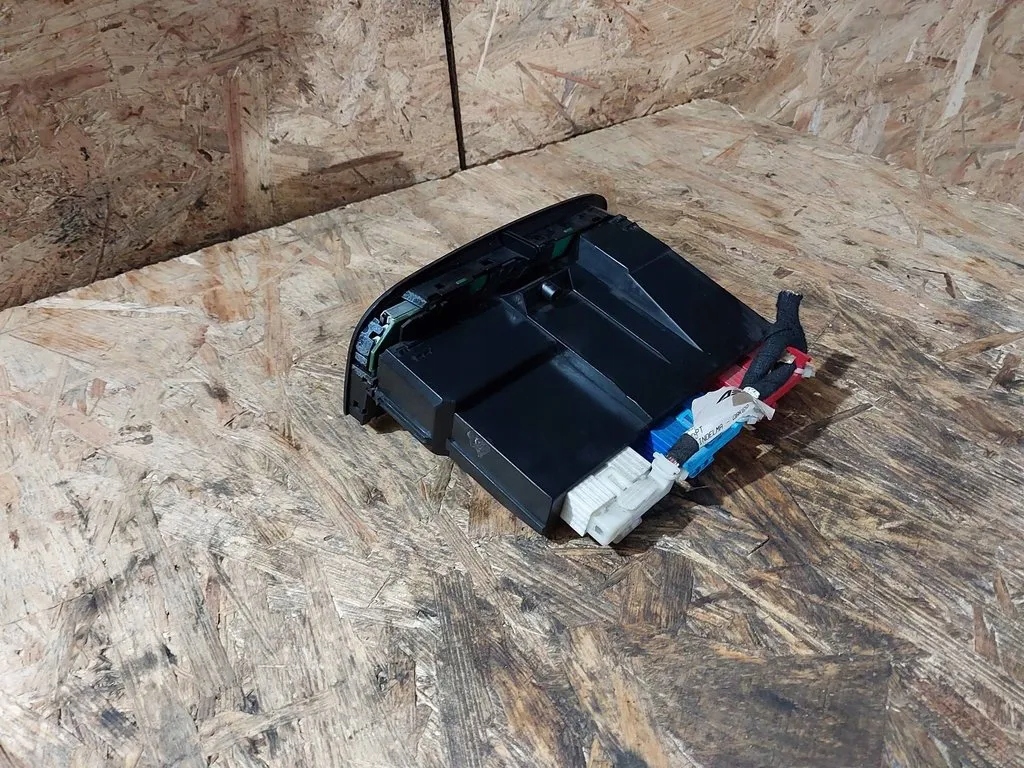 фото №7, Панель обдув кондиционера ford galaxy 7m0907040ah