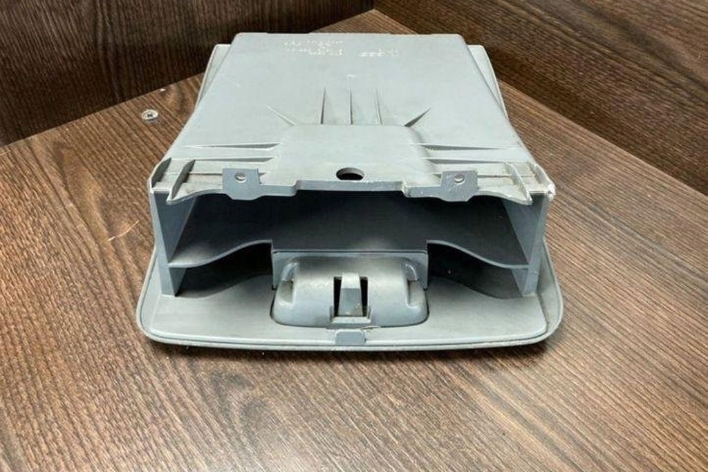 фото №8, Бардачок iveco daily iv flatbed 5801258606 3.0l дизель 107kw 2007