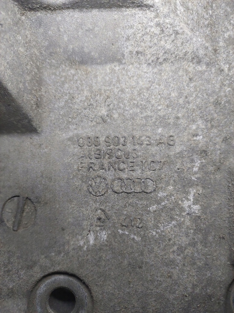 Кронштейн генератора vw seat skoda audi 038903143ag в Україні
