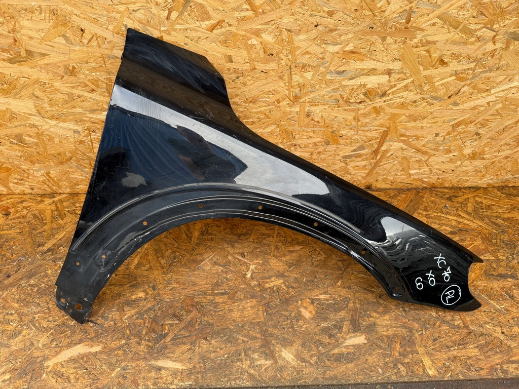 фото №1, Volvo xc70 ii 07- крыло правый передний