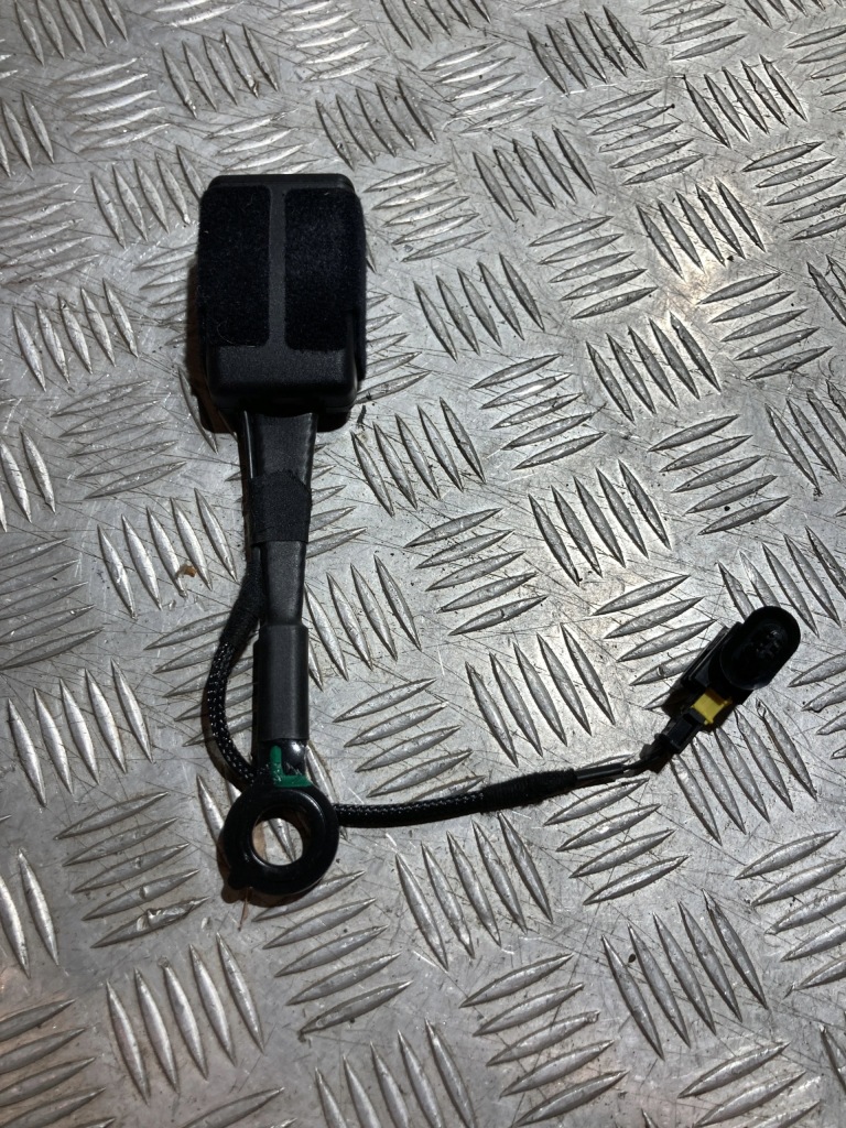 Купити Кліпса поперечина лівий перед peugeot 208 ii 19-