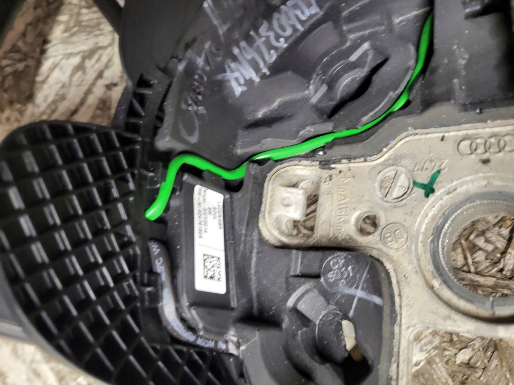 фото №11, Повітропровід шкіра мультифункція 8u0419091b audi a3 8v q3 a4