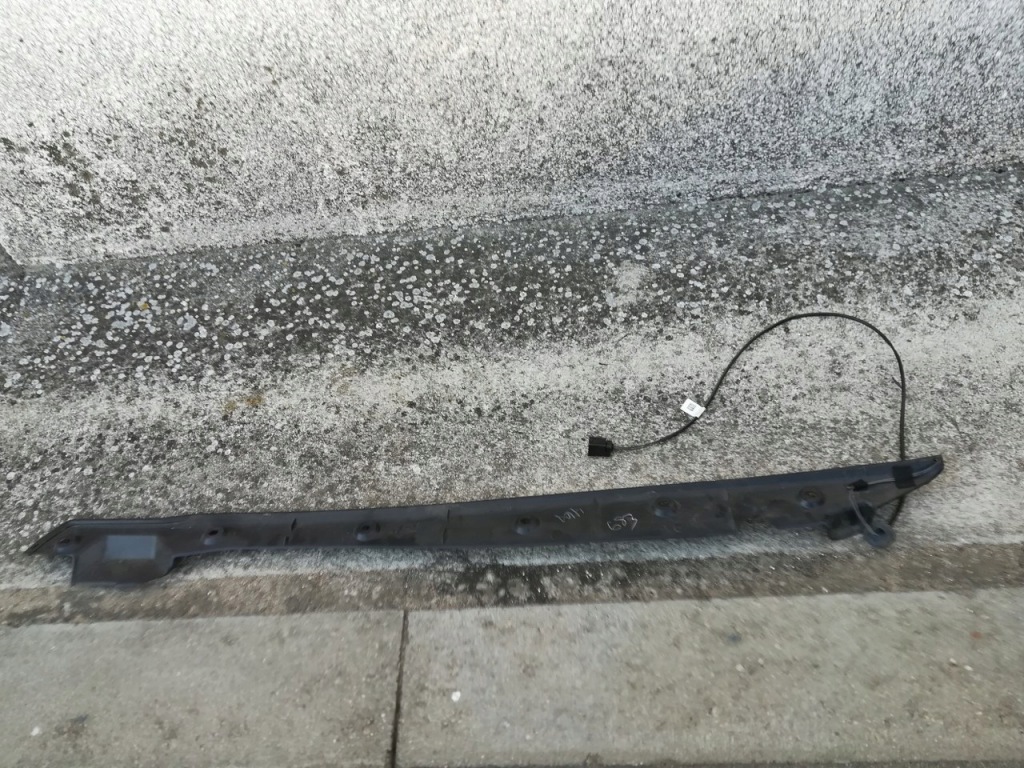 Tesla x датчик доводчик кришки датчик правий задні 1056300-00-c в Україні