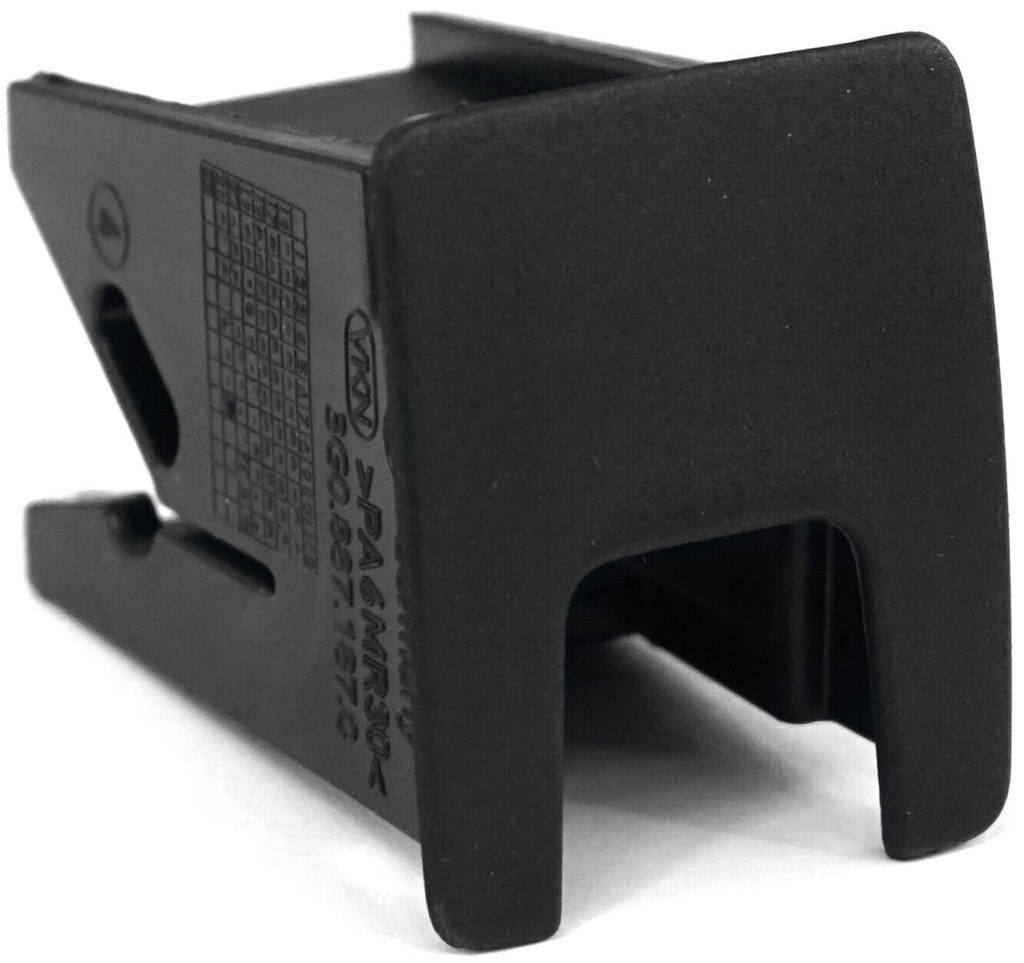 фото №1, Заглушка фаркопа isofix vw passat b8 czarna