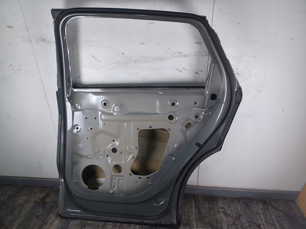 Двері -- audi etron e-tron 4ke задні праве -- задній праві в Україні