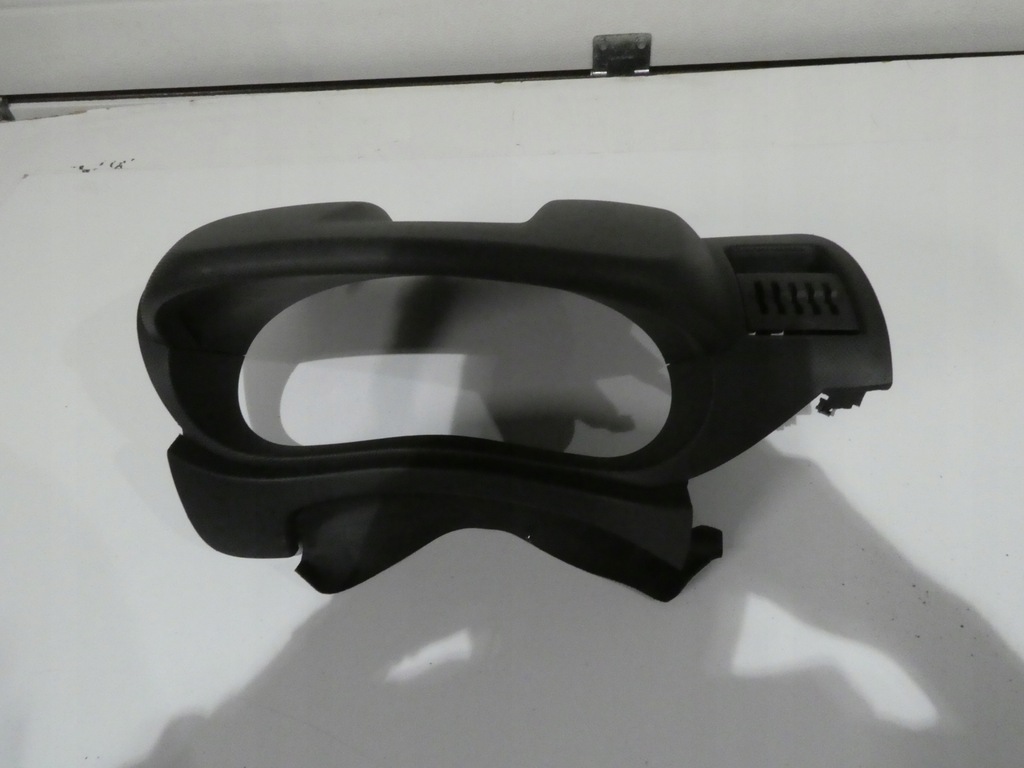 фото №1, Renault пластик защита спидометра 6824000017r