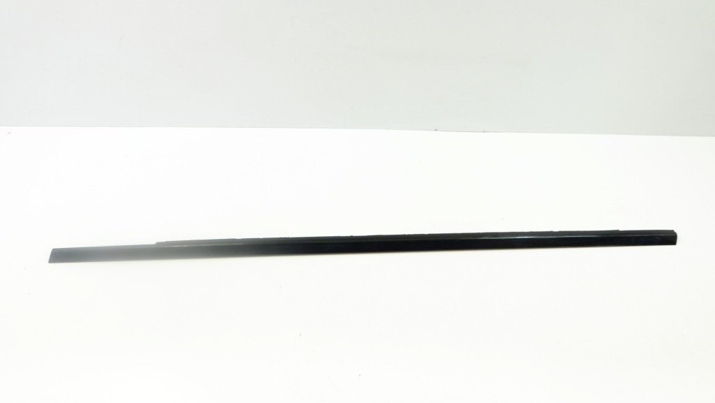 фото №1, Mercedes b-klasa w246 молдинг ущільнювач двері лівий перед