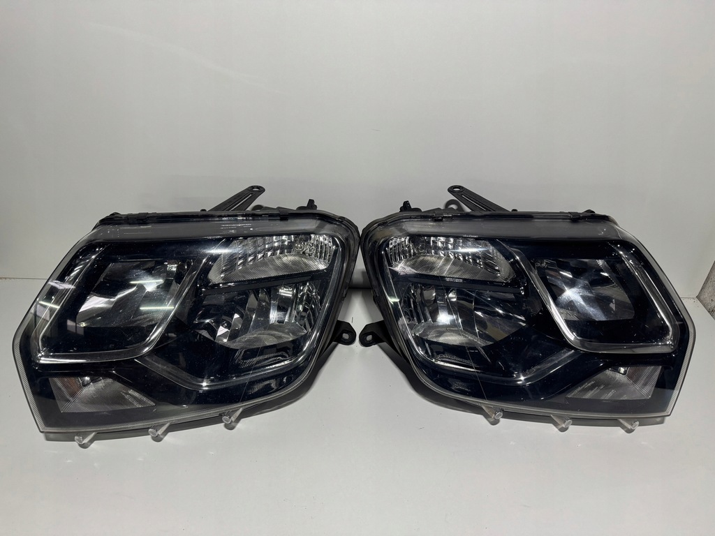 фото №1, Dacia duster лампа правая