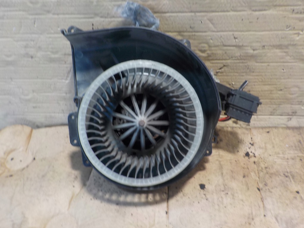 фото №1, Повітродувка вентилятор кондиціонера 6r1819015 skoda rapid 2015r 1.2tsi