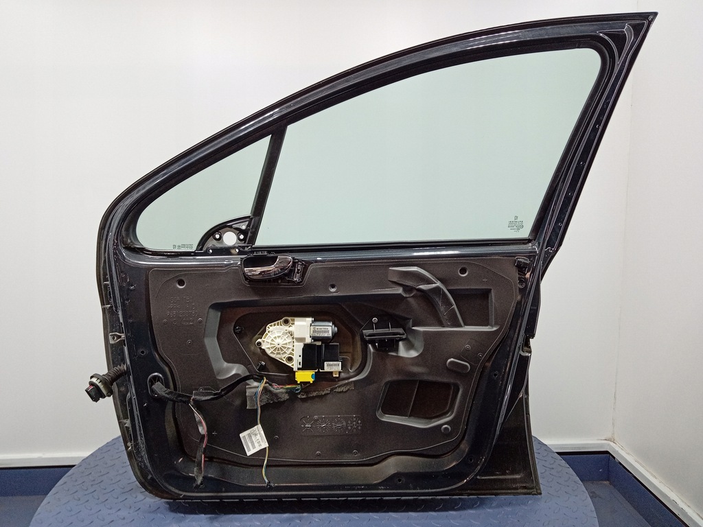 фото №6, Peugeot 307 5d дверь перед правое ktg