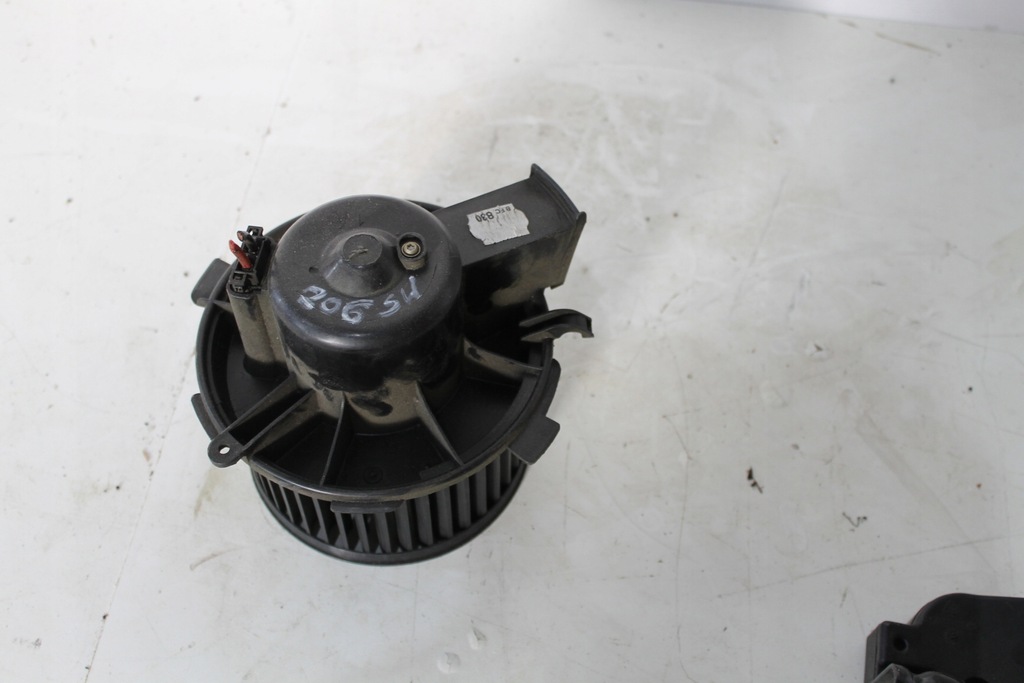 фото №1, Peugeot 206 моторчик вентилятор обдув