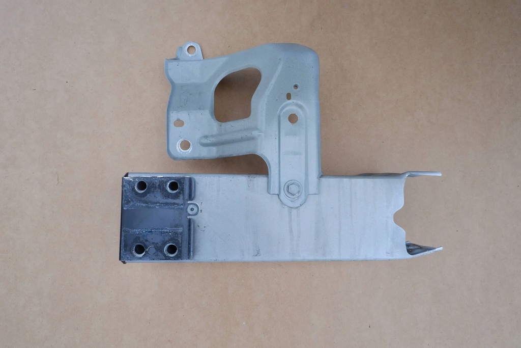 фото №1, Tesla y шток кронштейн балка левый