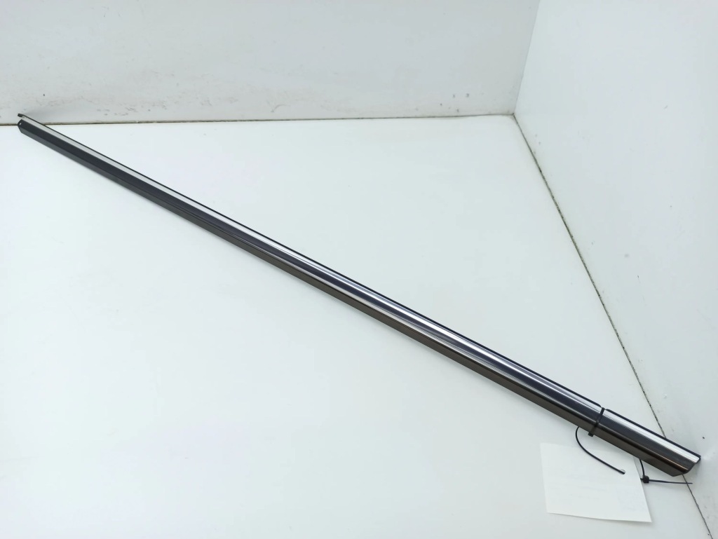 фото №10, Молдинг стекло coupe правая сторона mercedes-benz clk a209 c209