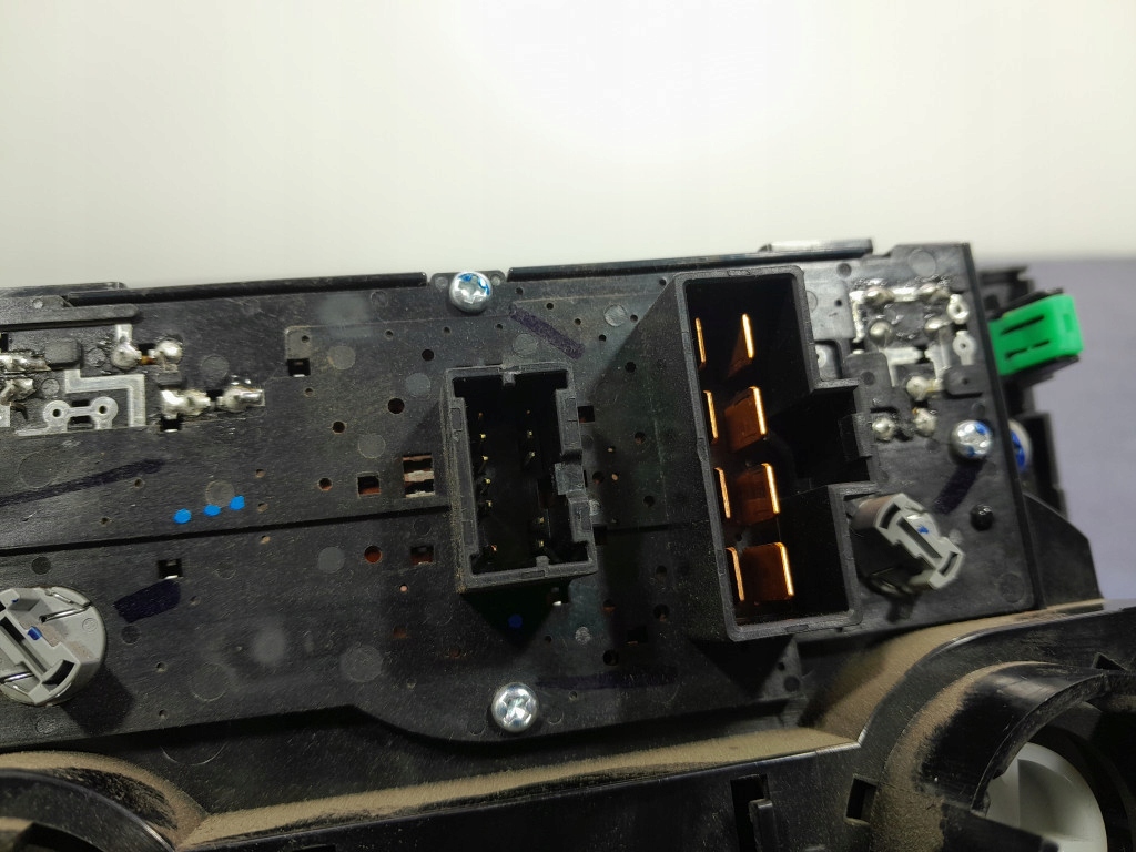 фото №6, Isuzu d-max ii 2 lift 17- переключатель панель кондиционера обдув 8981201404