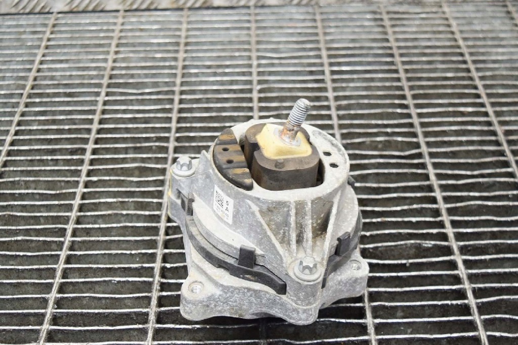 фото №5, Bmw 2 cabrio f23 218i левая сторона крепления двигателя 6859407 1.5 бензин 100