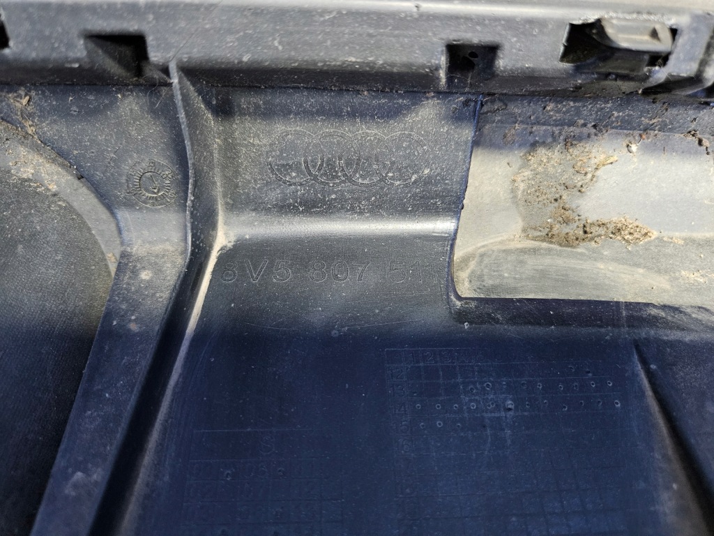 Audi a3 8v sedan бампер задний задняя оригинал 8v5807511 Киев