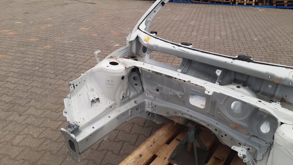 фото №4, Volvo xc40 чверть права перед