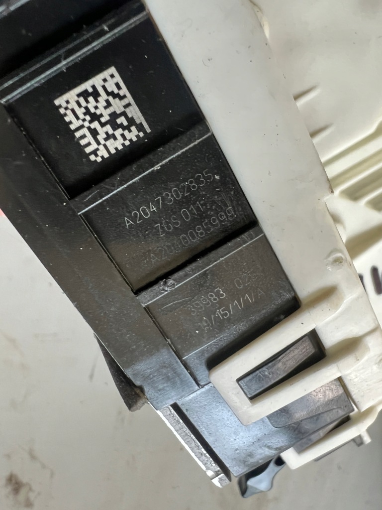 фото №4, Mercedes gla lift 17-19 w156 x156 замок двері правий задня 4 pin