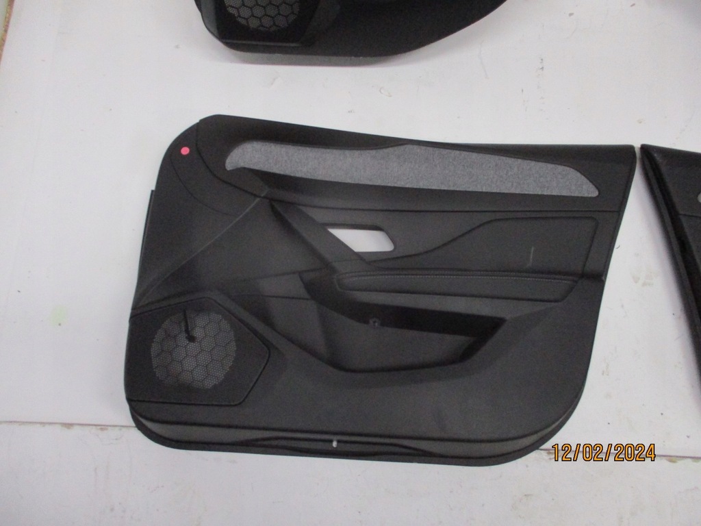 фото №11, Сиденья обивка pół кожа peugeot 308 t10 hb 21r