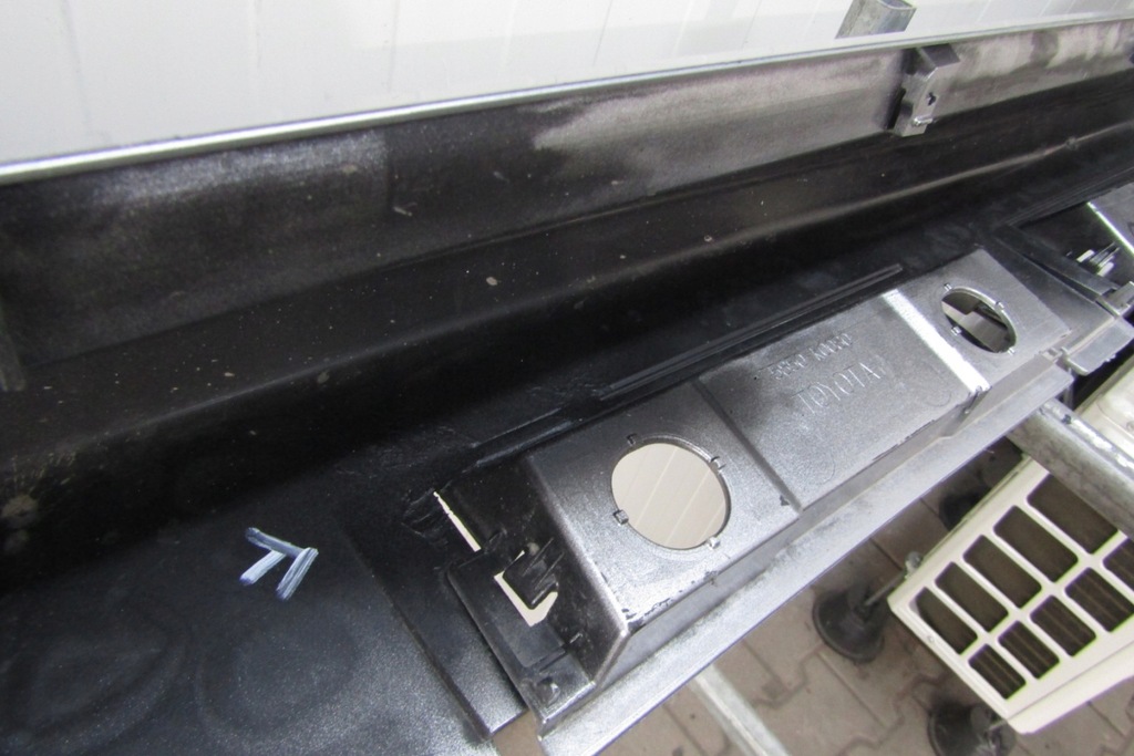 фото №12, Молдинг порог правая toyota yaris 4 iv 20- mazda 2 22- hybrid