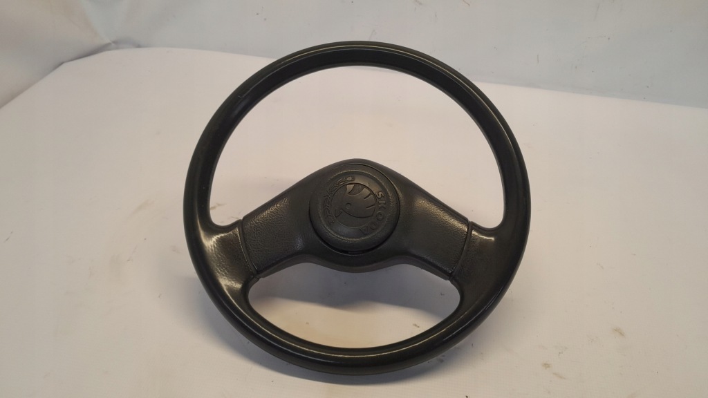 Купити Skoda felicia кермо  заглушка