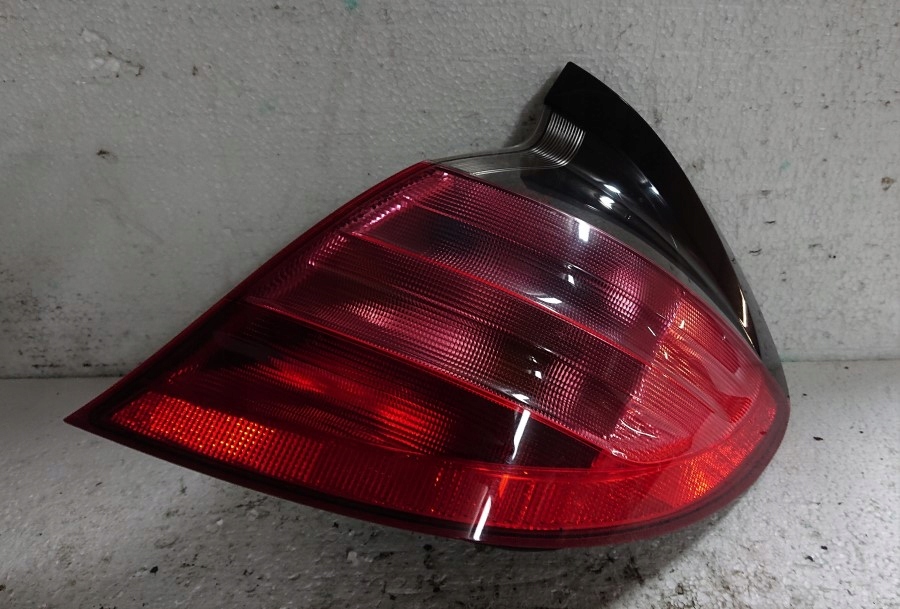 фото №1, Лампа правая задняя mercedes-benz a2038200664