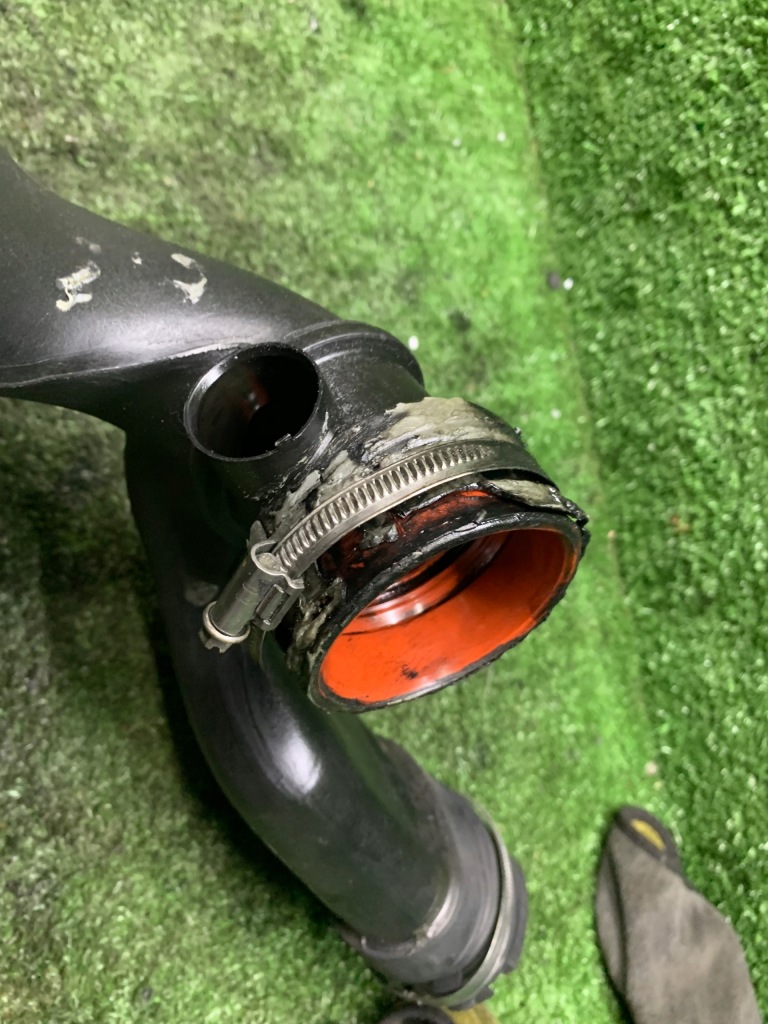 Расходомер воздухозаборник воздуха mercedes 3.0 cdi v6 a6420943497 Недорого