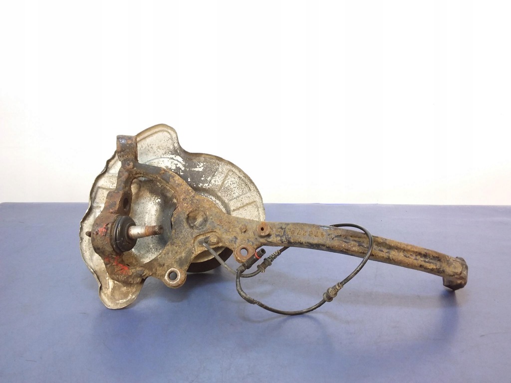 фото №2, Dodge charger 05-10 поворотный кулак ступица перед правая