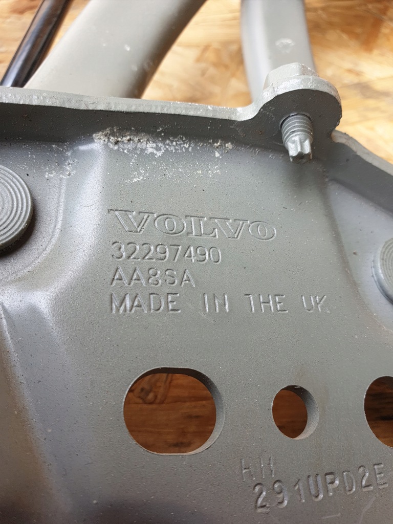 фото №7, Volvo xc40 петлі капот комплект 733