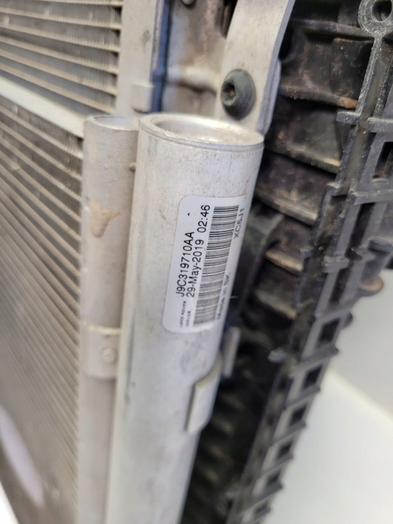 Комплект радиатор jaguar e-pace 2020 gj32-8c607-bc с Разборки