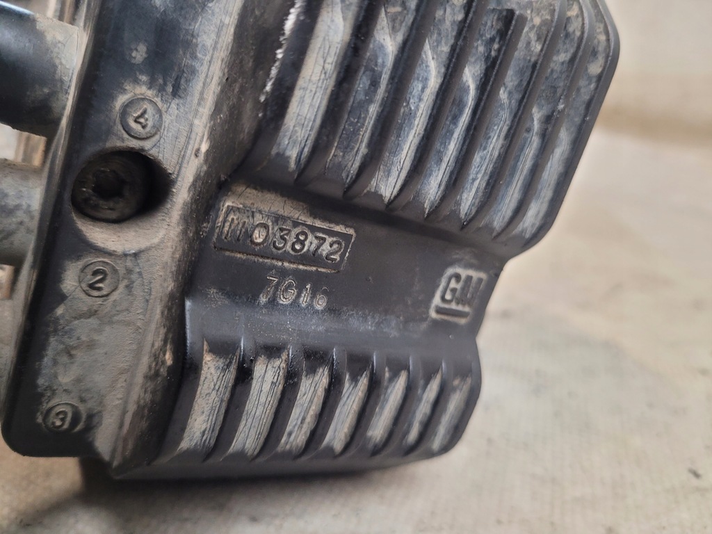 фото №11, Корпус вала оригинальный номер 90410996 вал распределительного вала 90528767 крышка astra f i 1.4b