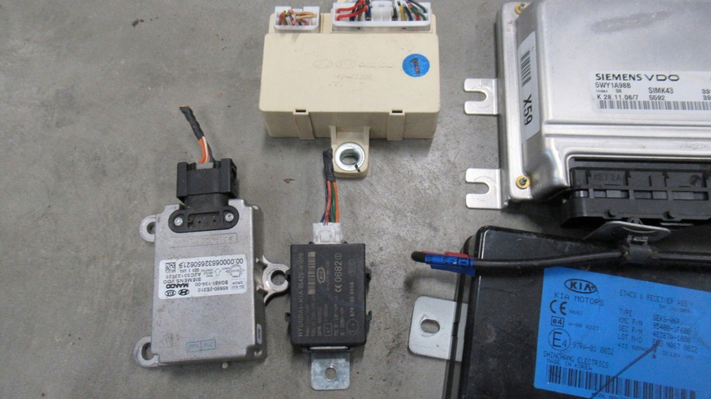 фото №4, Бортовой компьютер набор стартовый sportage ii 2.0 b 5wy1a98b 39103-23170