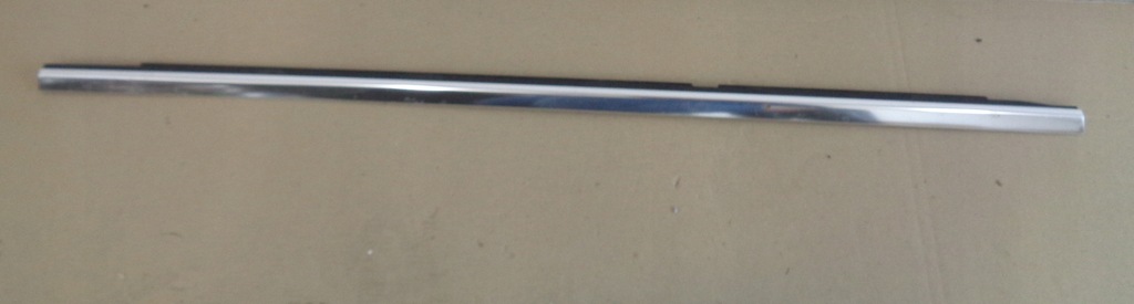 фото №1, Молдинг уплотнитель левый задняя mercedes w176 оригинал