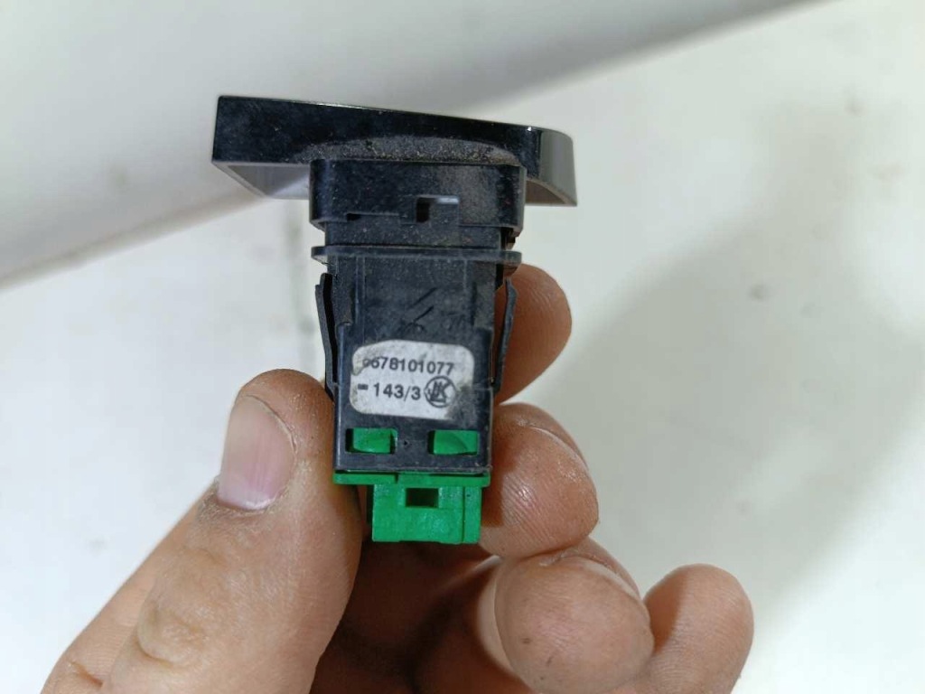 фото №4, Кнопка блокування замка двері citroen c4 picasso ii 9678101077