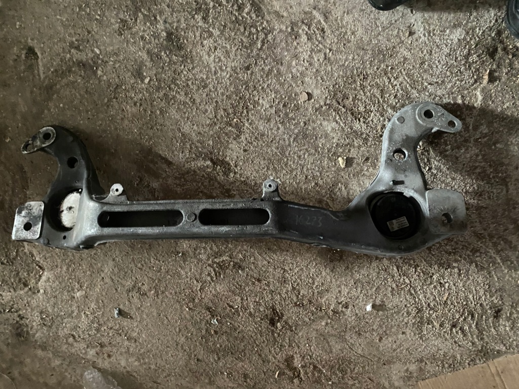 Купить Porsche cayenne опора двигателя 7l0199207a