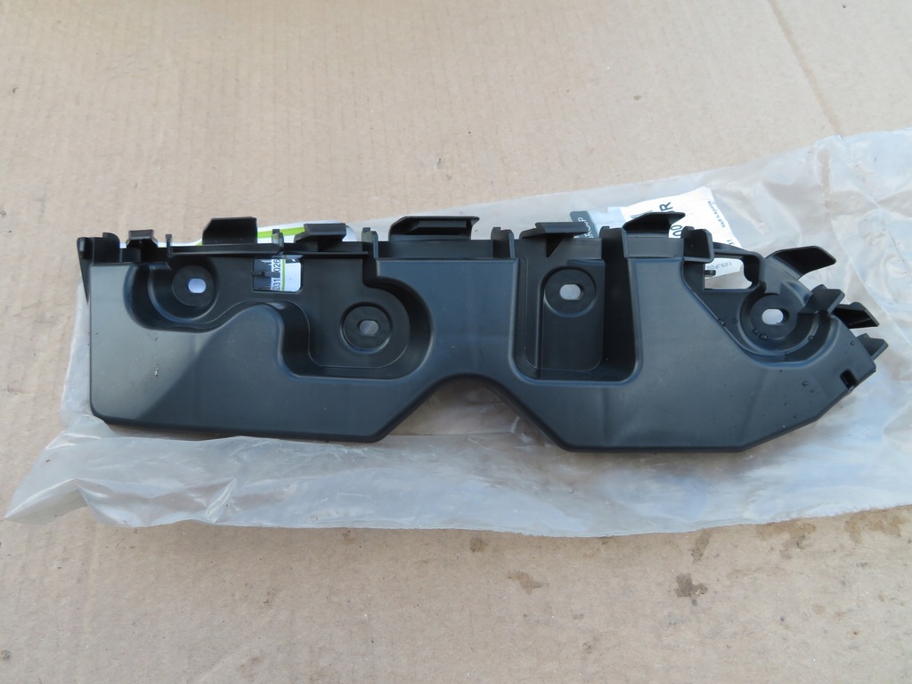 фото №1, Dacia duster 10-17 lh направляющая бампер задняя