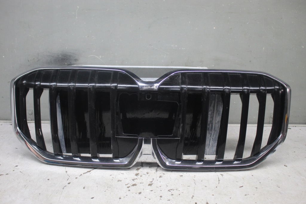 фото №1, Решітка радіатора bmw 2 uo6 8737189