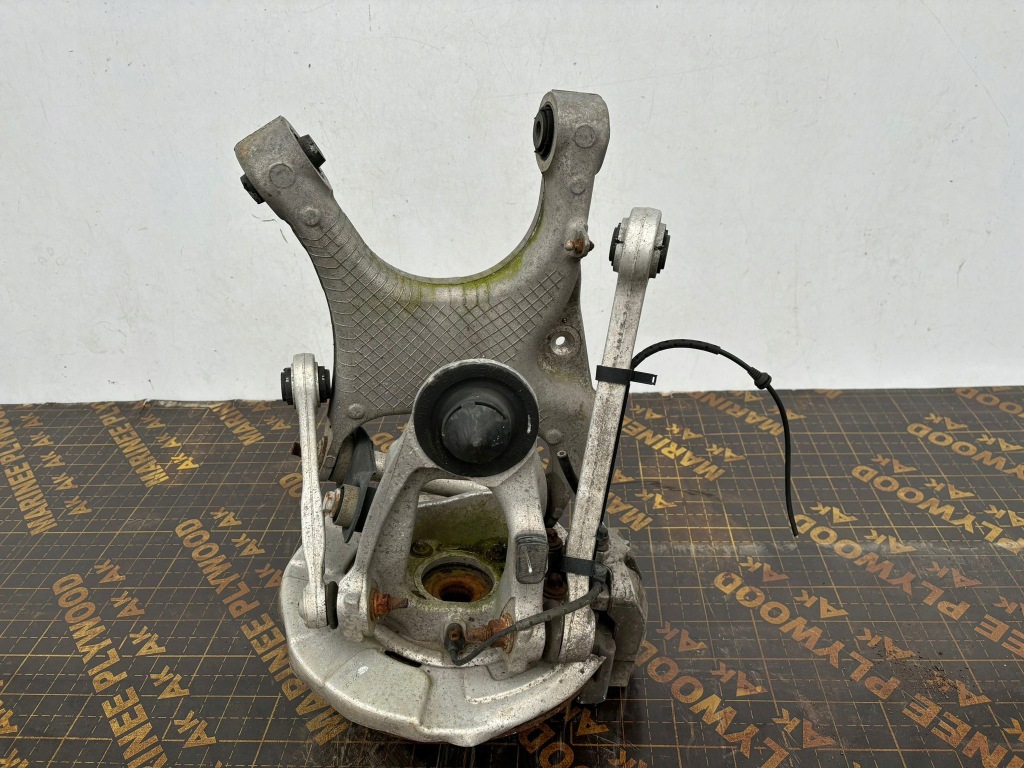 Bmw f15 f16 поворотний кулак ступиця задній ліва - 16289 в Україні