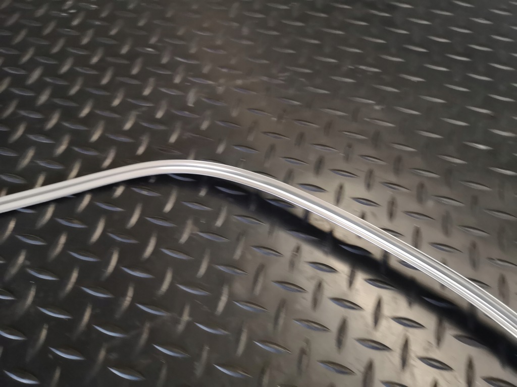 Молдинг хром правый задняя vw touareg 7p6853996 Оригинал